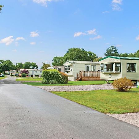 Parc Farm Holiday Park Mold Luaran gambar